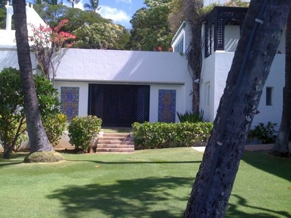 The front door of the Shangri La