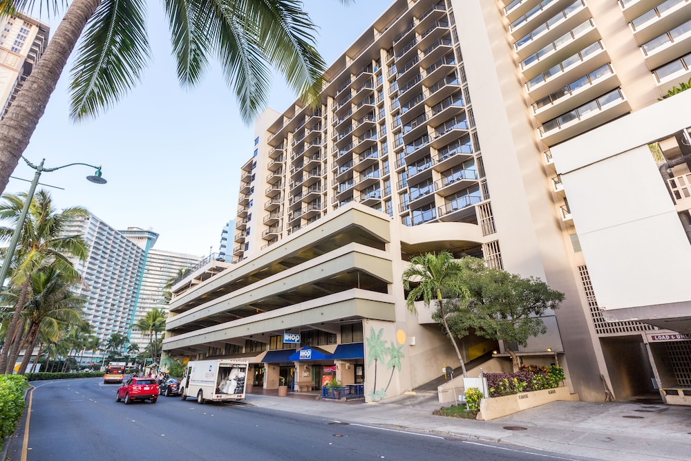 Aqua Palms Waikiki