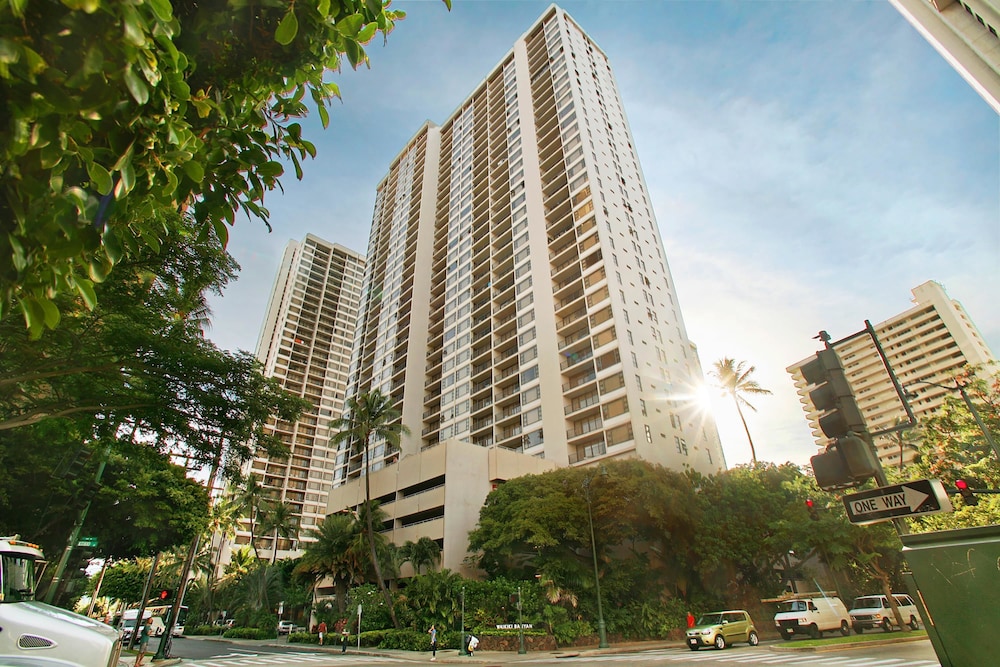 Aston Waikiki Banyan