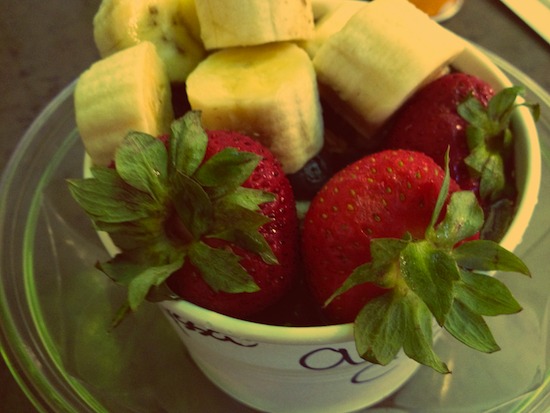 A bowl of fresh fruit