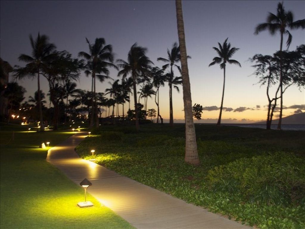 Kaanapali walking path during the early evening