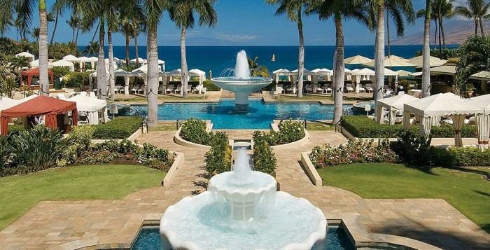 the four seasons maui at wailea is a popular destination for Hawaii celebrity vacations