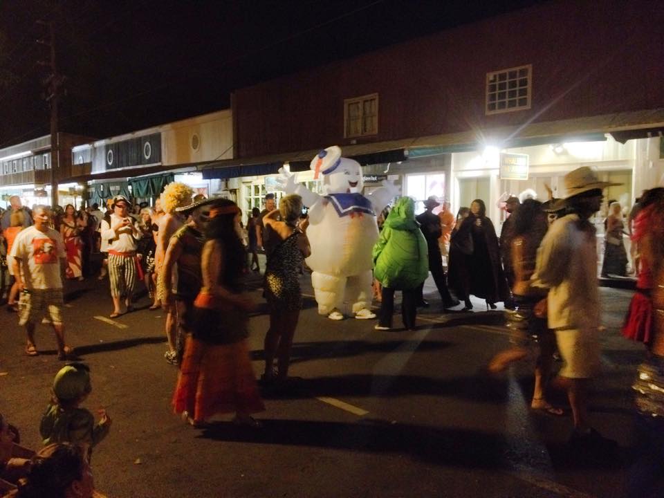 peoplein costume in lahaina