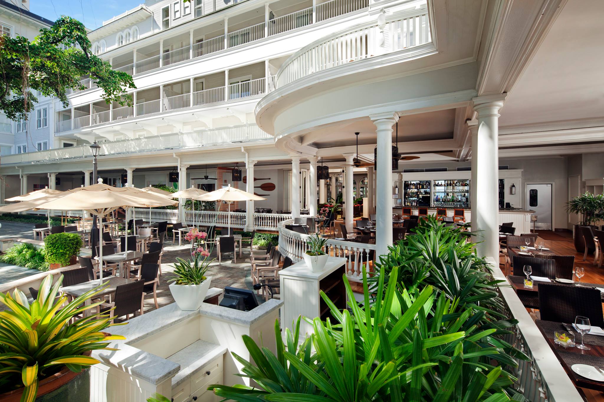 the beachhouse restaurant at the moana surfrider