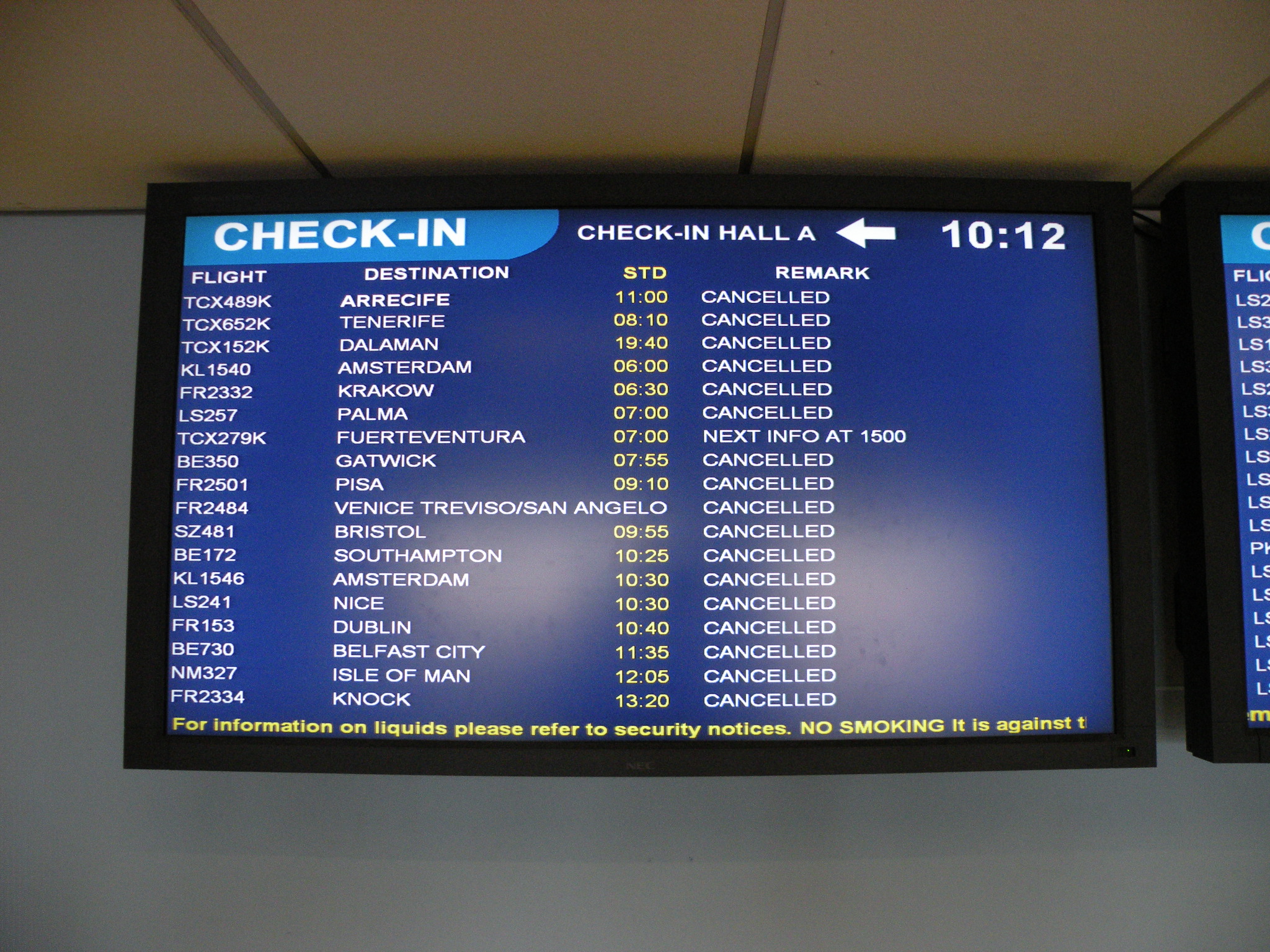 a monitor with flight cancellations