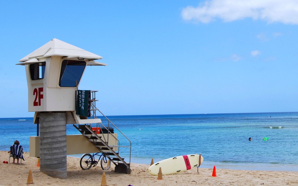 a lifeguard tower at waikiki beach