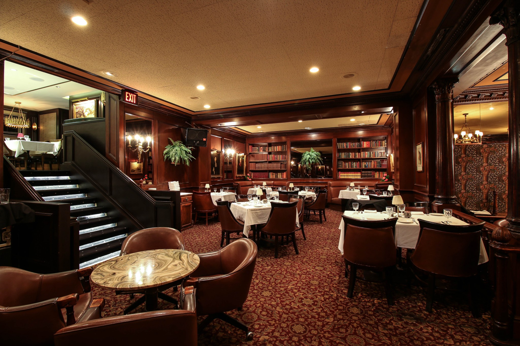 the interior of hy's steakhouse