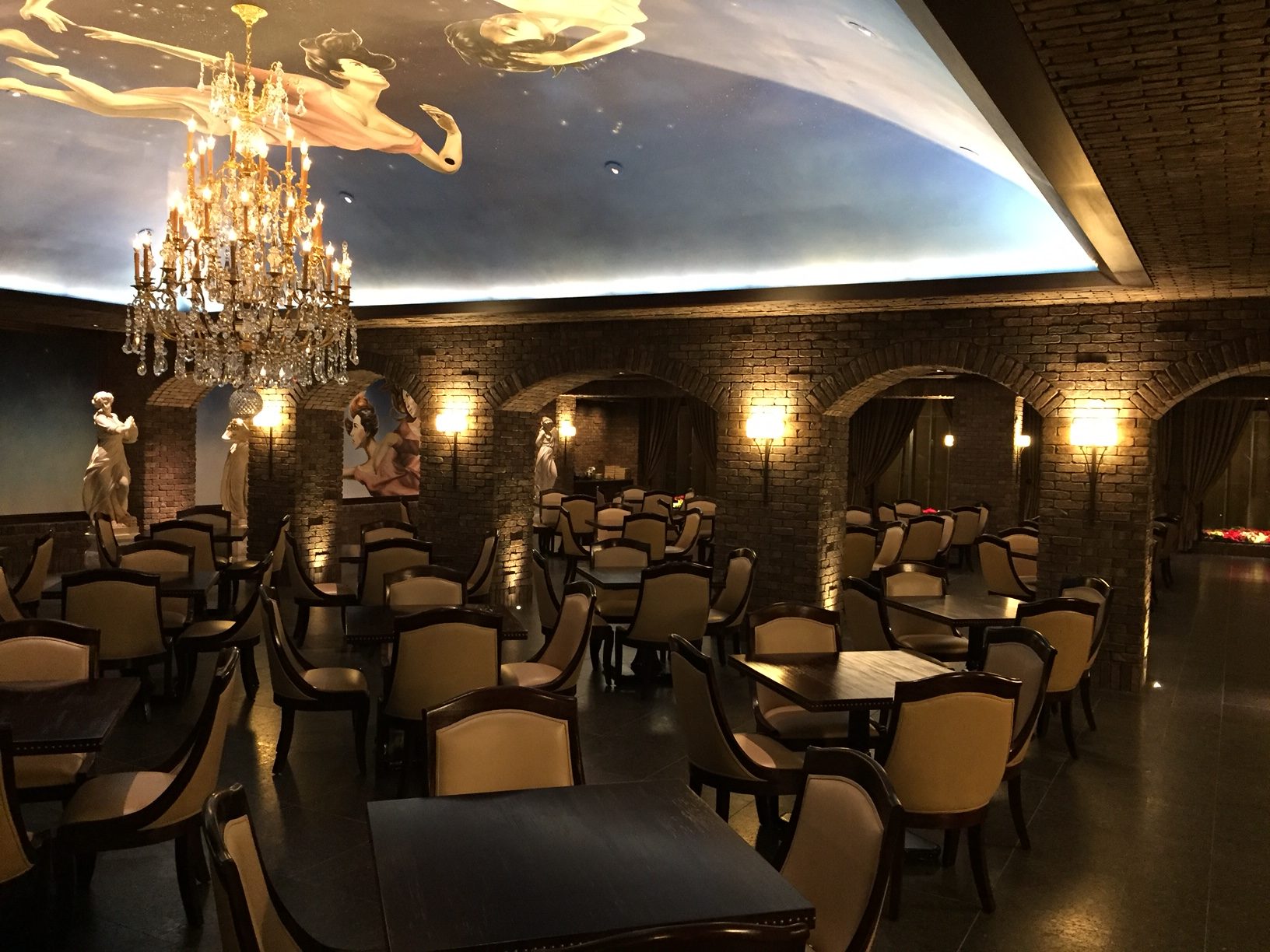 a dining room in a restaurant