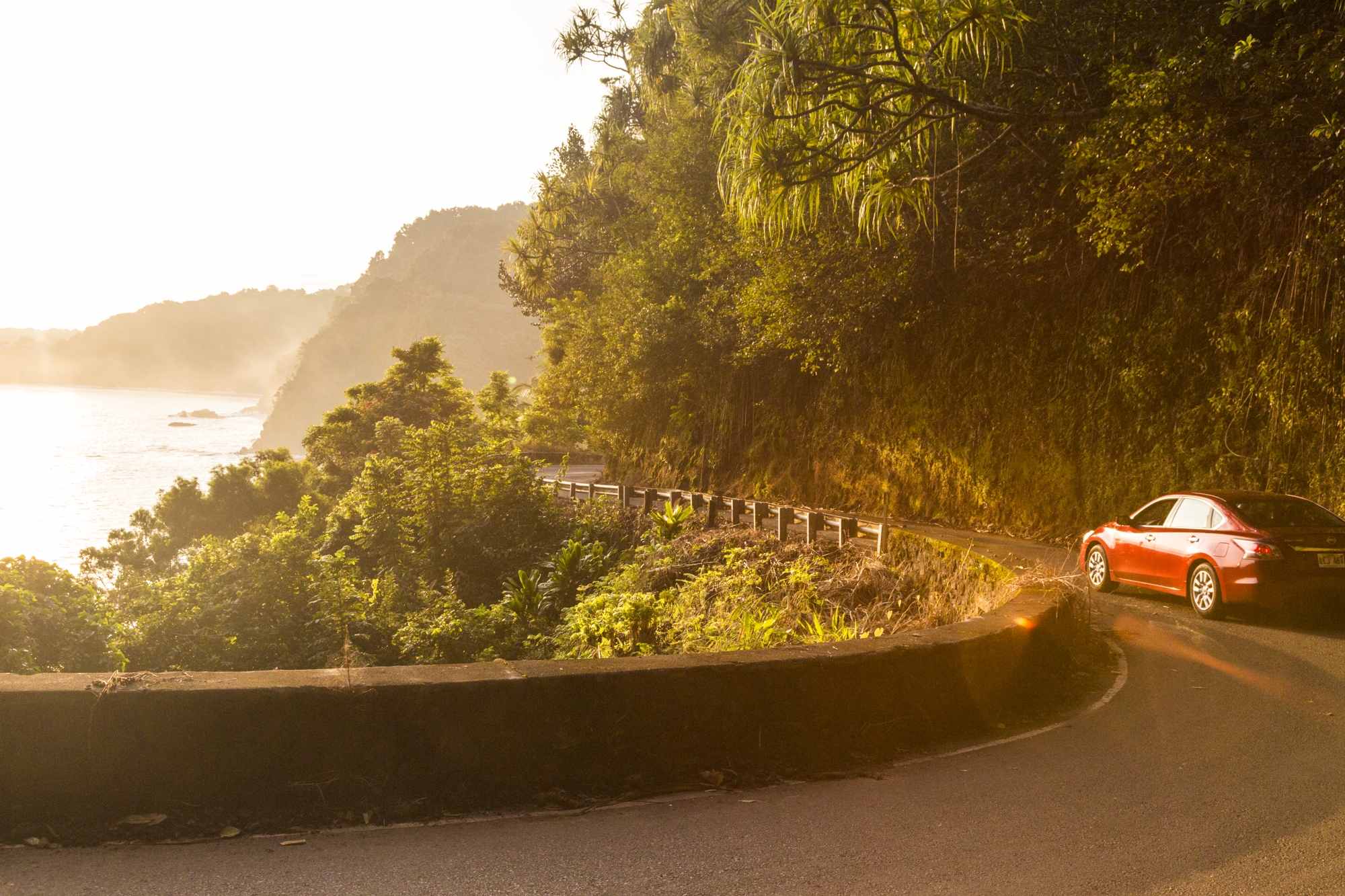 Car winding around Road to Hana