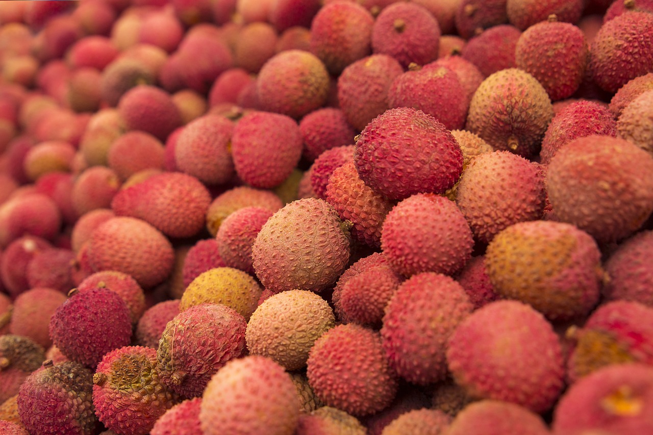 Hawaii mango season lychee