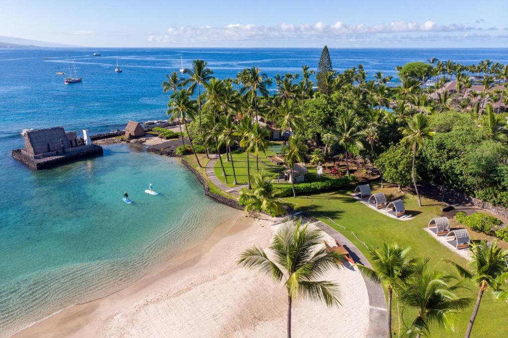 King Kamehameha’s Kona Beach Resort