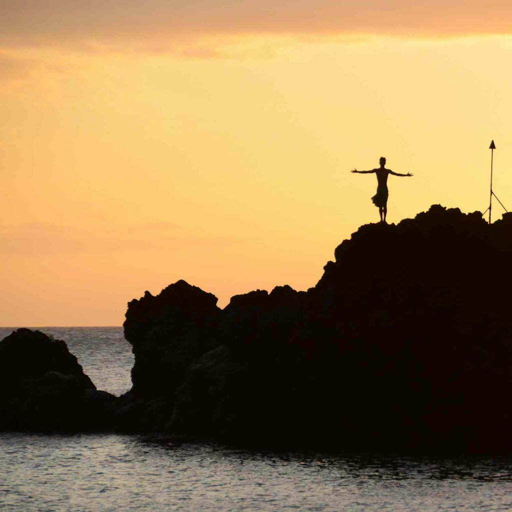 Black-Rock-Cliff-Diving-Ceremony-Hawaii Black Rock Cliff Diving Ceremony Hawaii