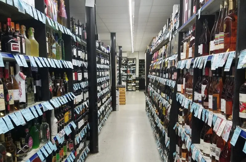 Tamura's Wine & Liquor aisle hawaii