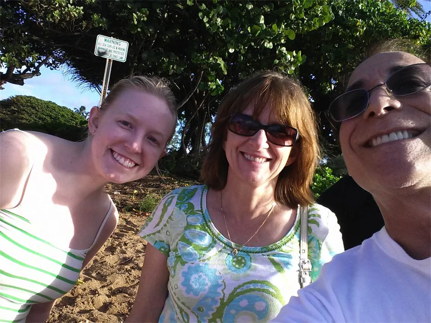 happy-in-hawaii-trio