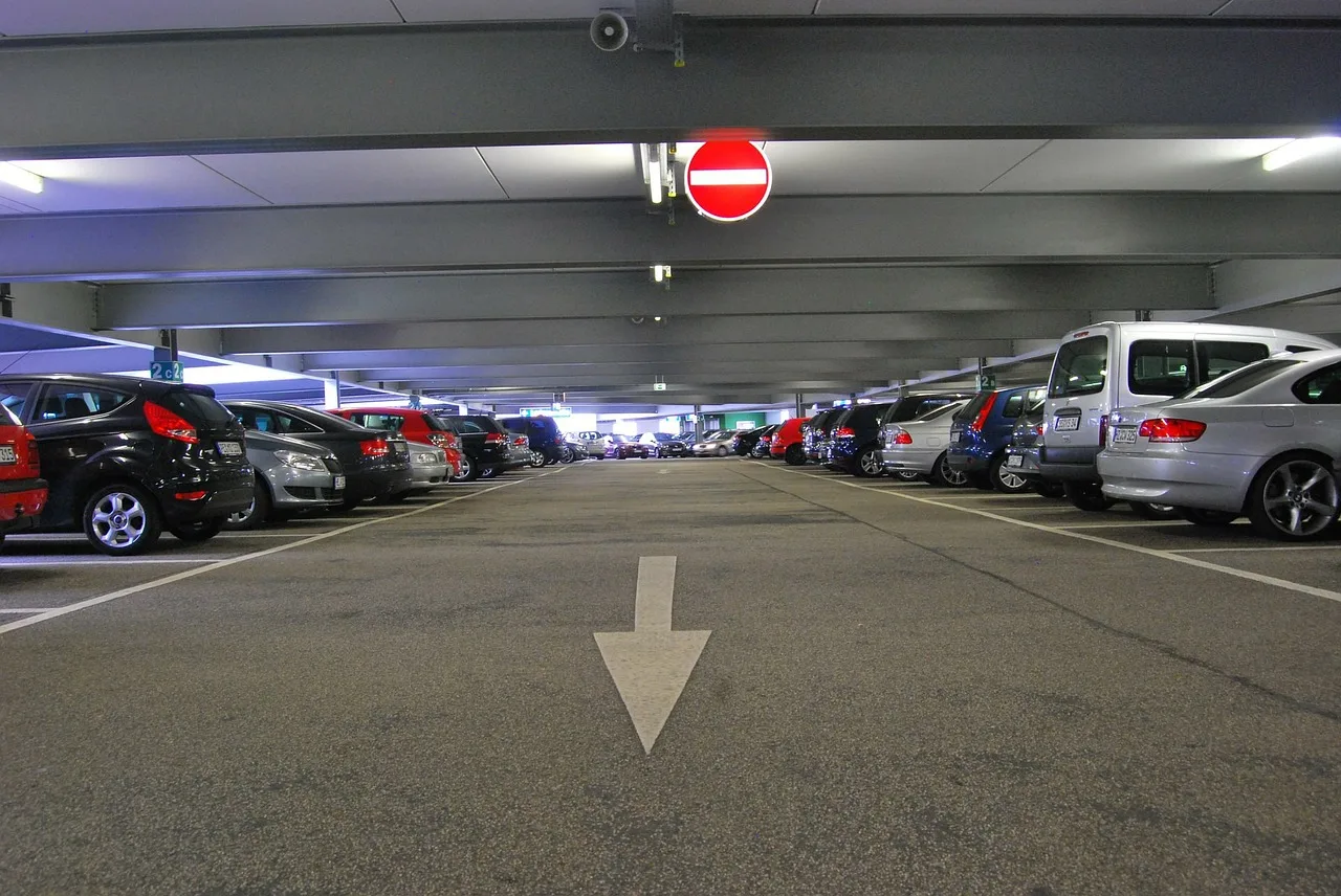 parking-219767_1280 parking-219767_1280